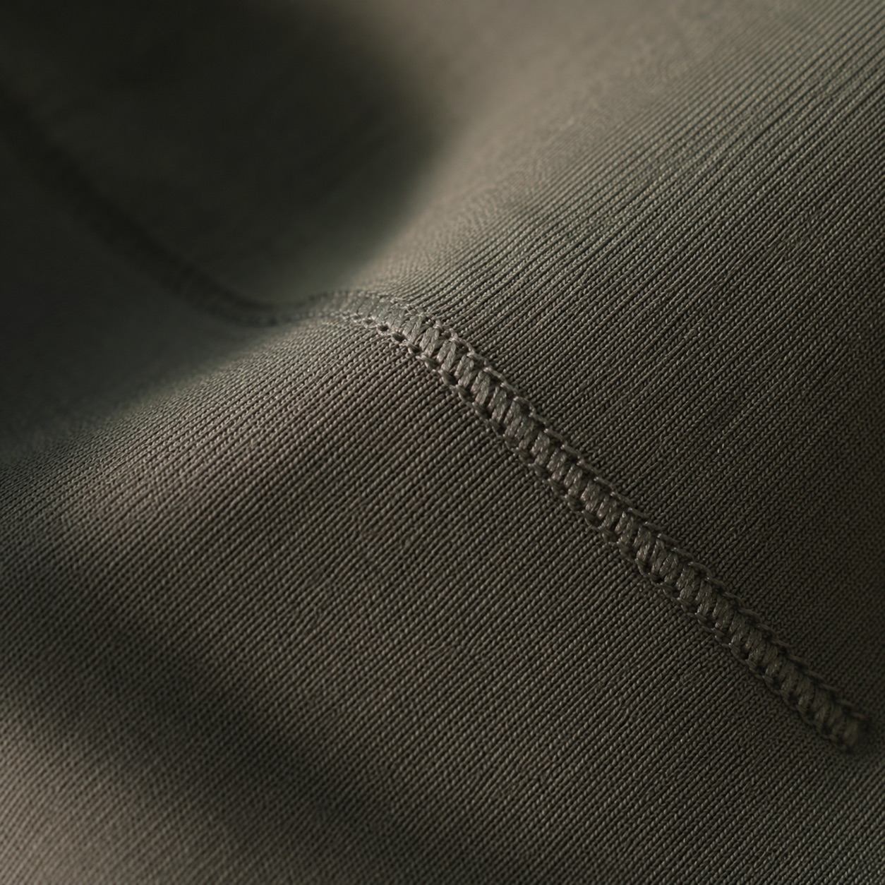 Puttenham crew-neck long-sleeve base layer — Long-Sleeve Base Layers by FITS LIKE. close detail of the fabric and finish.