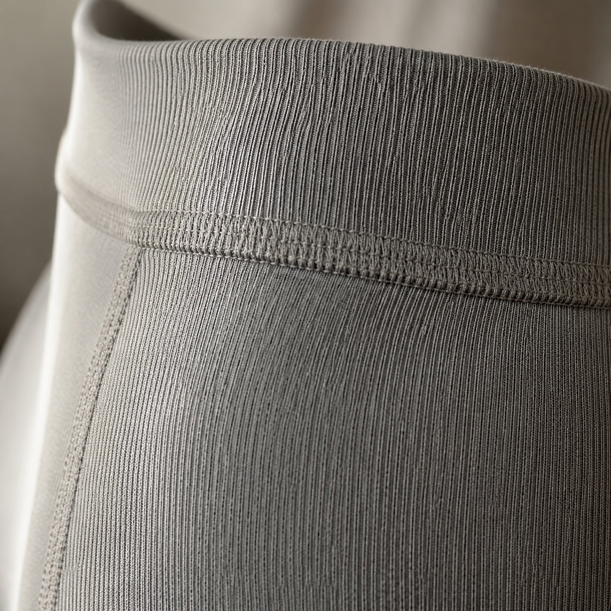 Rowledge seamless knee-length skirt — Seamless Layers by FITS LIKE. close detail of the fabric and finish.