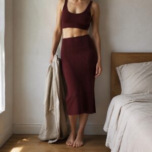 Moor Park seamless knee-length skirt — Seamless Layers by FITS LIKE. worn by a model.
