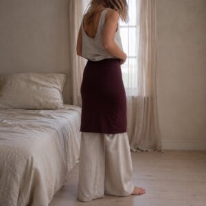Frensham seamless knee-length skirt — Seamless Layers by FITS LIKE. worn by a model.