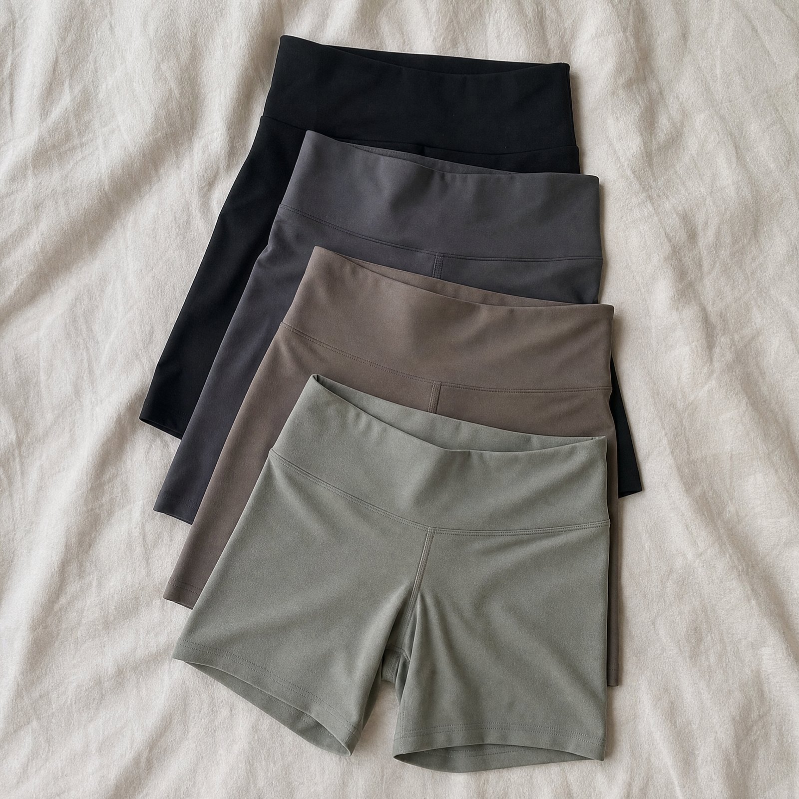 Folded cycle shorts and leggings from the FITS LIKE range